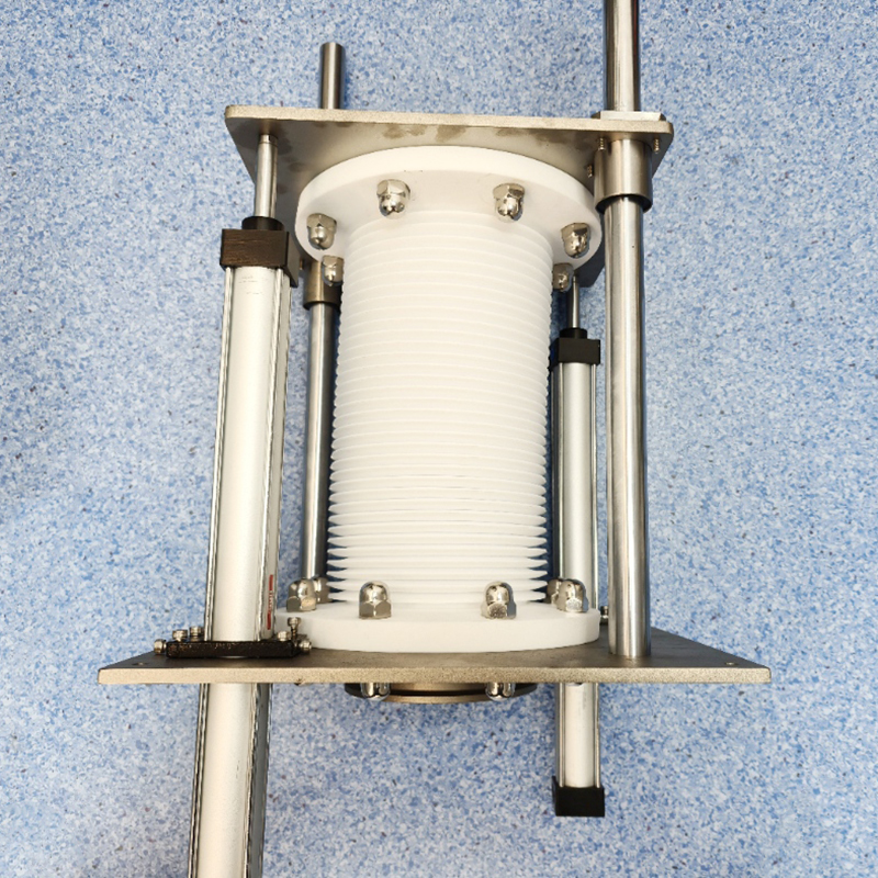 Čisticí zařízení